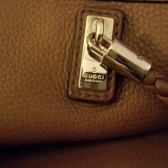 Gucci Bella Handbag Pebbled Leather Bamboo Tassel - Picture 8 of 8